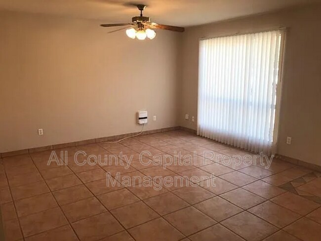 Photo - 902 Quartz Ct