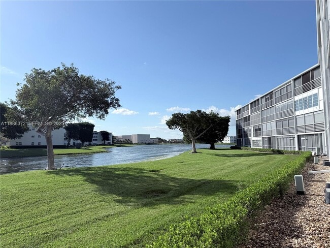 Photo - 1072 Cornwall D Unit 1072