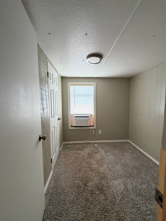 Photo - 315 Thompson Rd