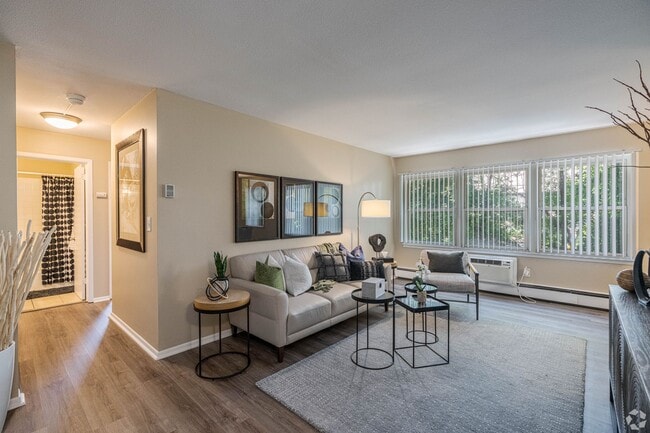 Colonial Terrace Apartments