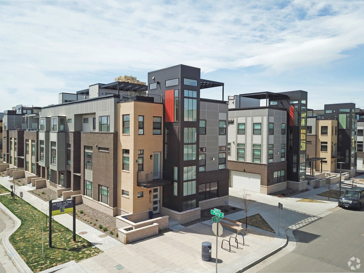 Photo - Perry Row At Sloans