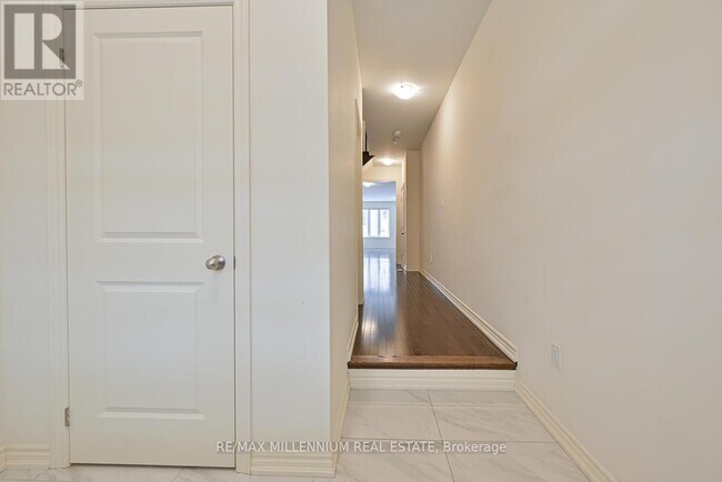 Photo - 92 Adventura Rd