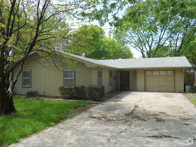 Building Photo - 2439 Ridge Ct Rental