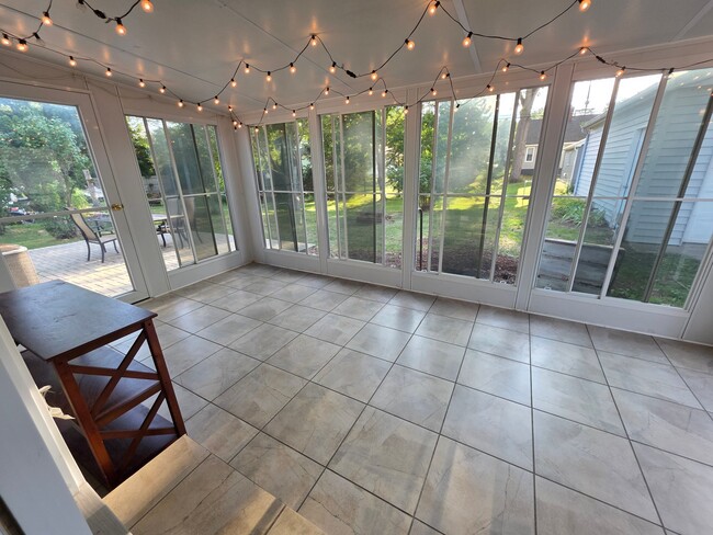 Photo - 375 Hauxwell Dr