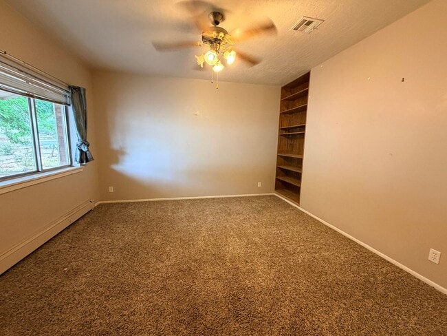 134 S Main St Unidad A - Upstairs