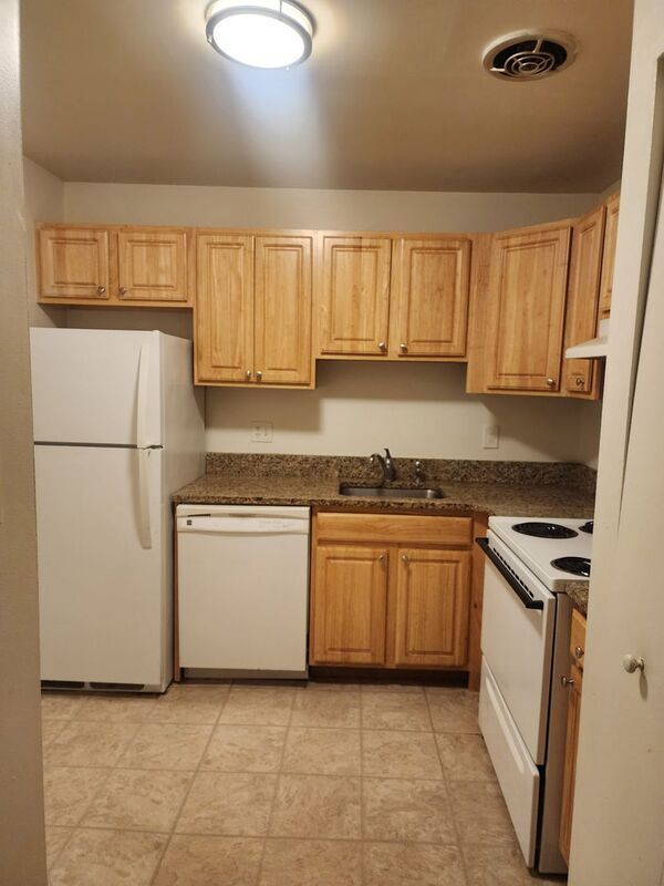 Photo - 717 St Paul St