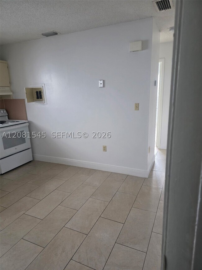 Photo - 1575 NW 1st St Unit 3