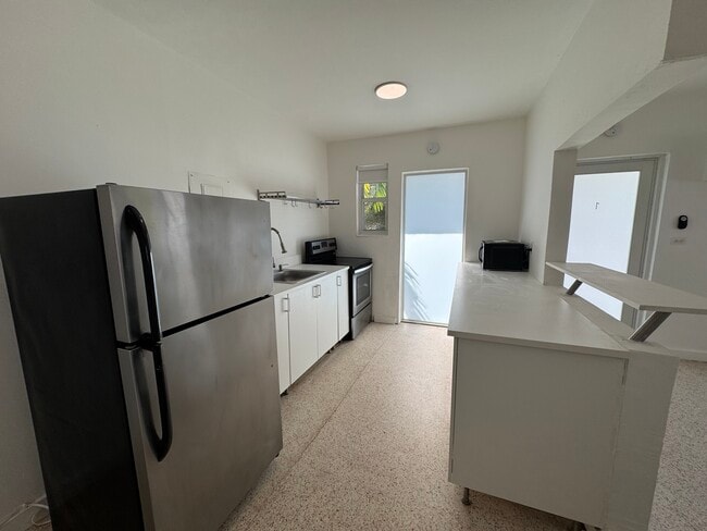 Photo - 1365 NE 105th St Unidad 1