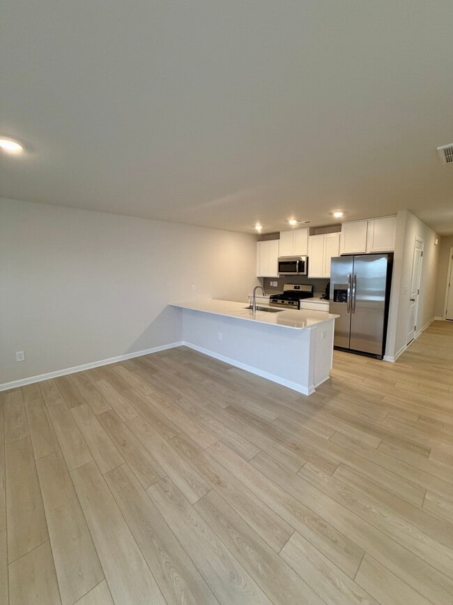 Building Photo - 401 Mopar Ln