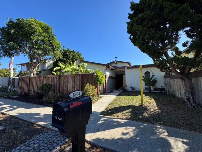 Building Photo - Spacious West Oxnard Home near Seabridge M...