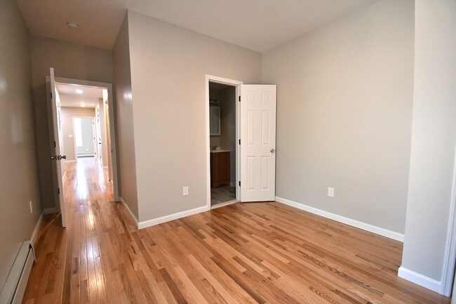 Photo - 86 Lander St