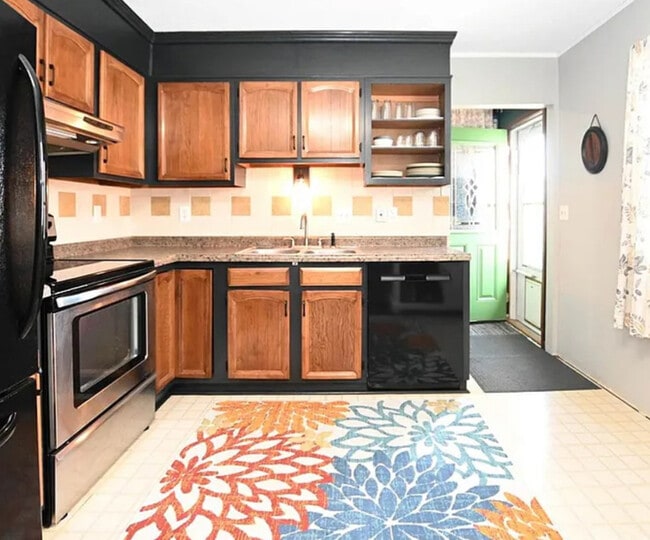 Photo - 5655 Cornell St SW