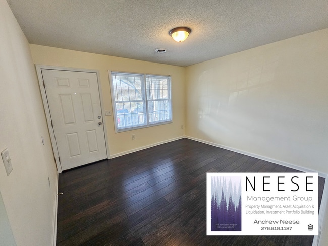 Photo - 640 Wyndale Rd