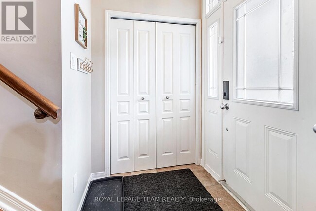 Photo - 276 Harthill Way