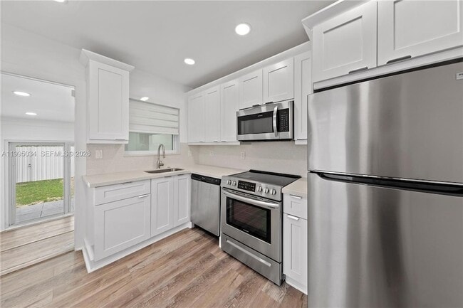 Photo - 5727 SW 3rd St