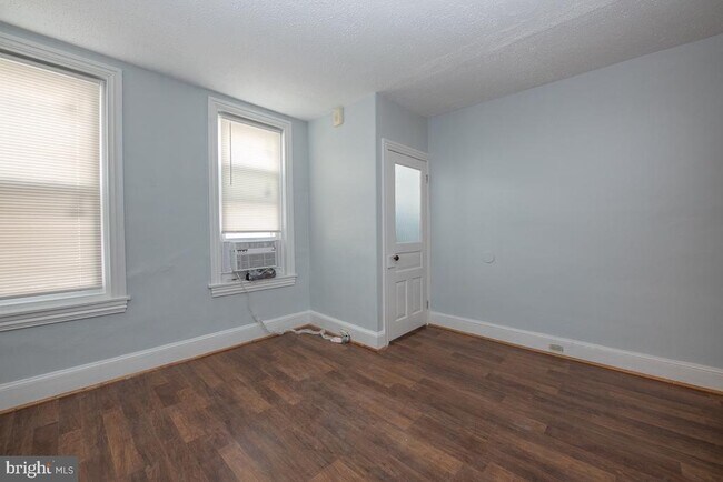 Photo - 189 Baldwin St