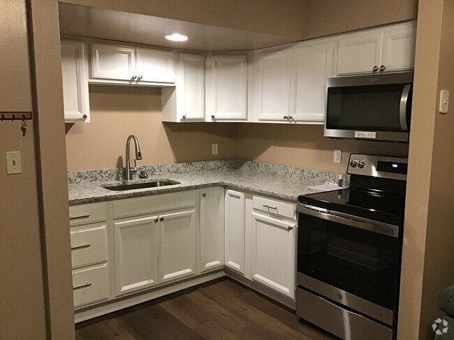 Building Photo - 208 N Kent St Unit 208 N. Kent St -  A Rental