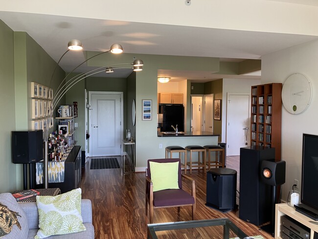 Entry way - 800 4th St SW Unidad N802