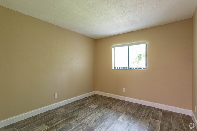 3bd 2ba 1230 SF Premium