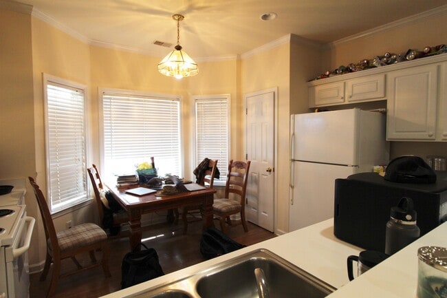 Photo - 1119A Southbend Dr