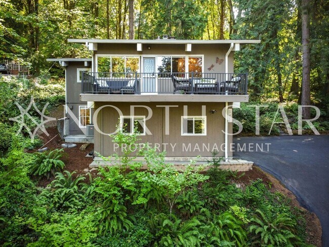 Photo - Hidden Lake Oswego Mid-Century Treasure