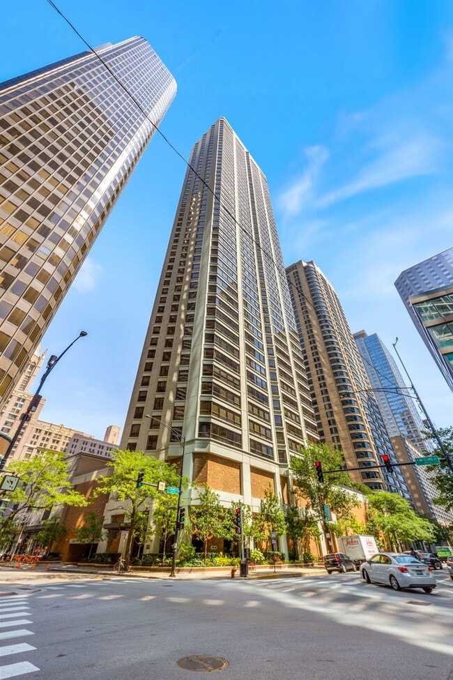 Photo - 400 E Ohio St Unidad 2302