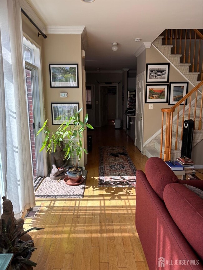 Photo - 33 Central Square Park