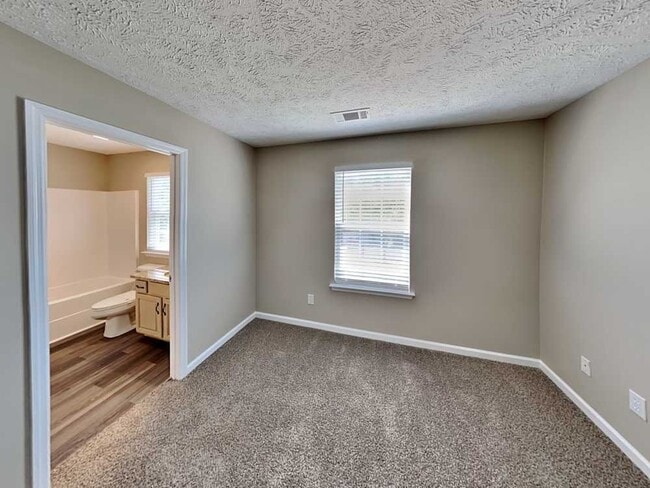 Photo - 6975 Calderwood Dr