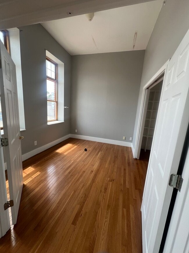 Photo - 632 Sycamore St Unit 3