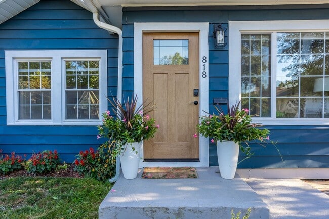 Photo - 818 E 50th St Casa