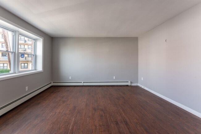 Photo - 6708 Columbia Ave Unidad 1