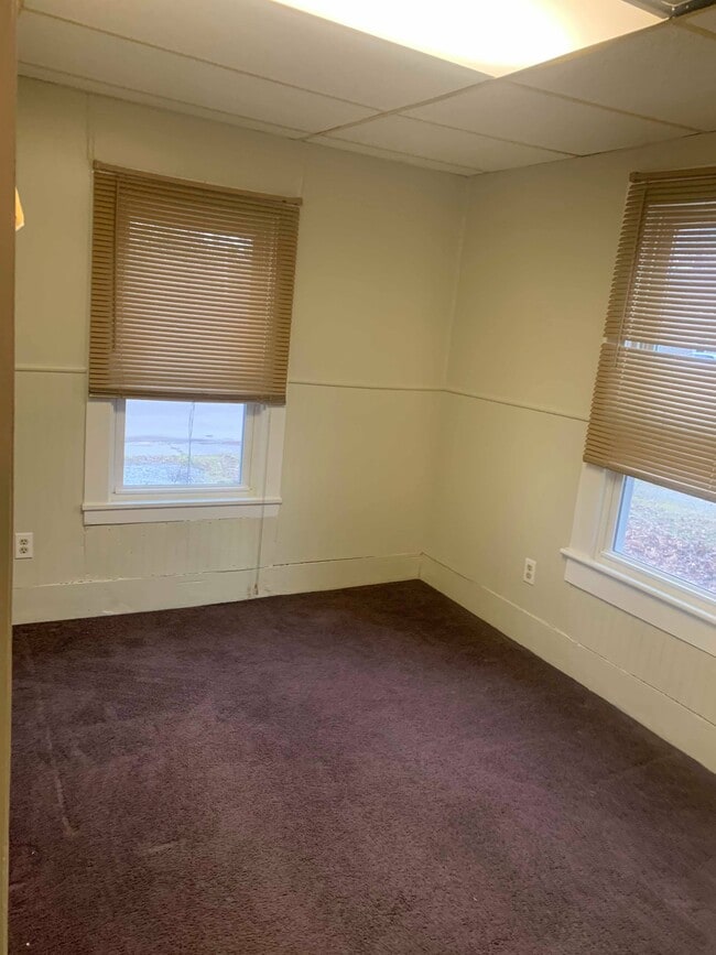 Photo - 189 E Walnut St