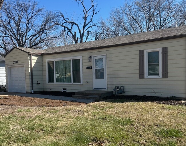 Building Photo - 2938 S Vine St