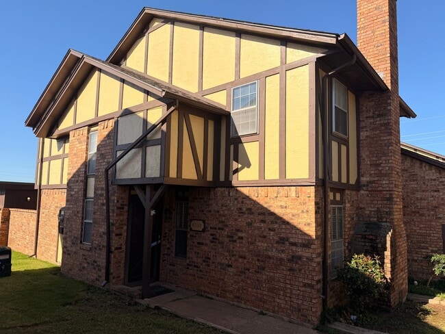 Building Photo - 4508 NE Arlington Ave