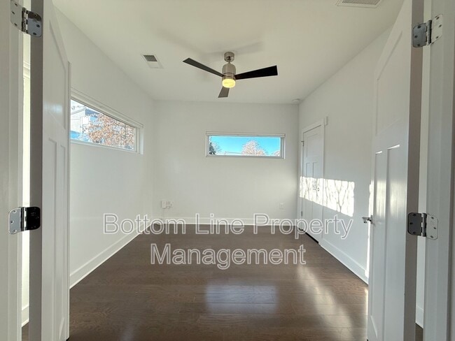 Photo - 118 W Poindexter Dr