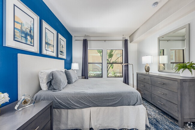2BR, 2BA - 946SF - Primary Bedroom