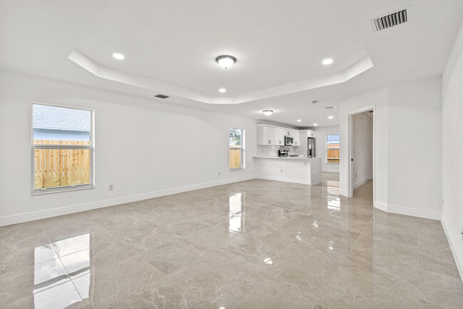 Photo - 427 Barnett St