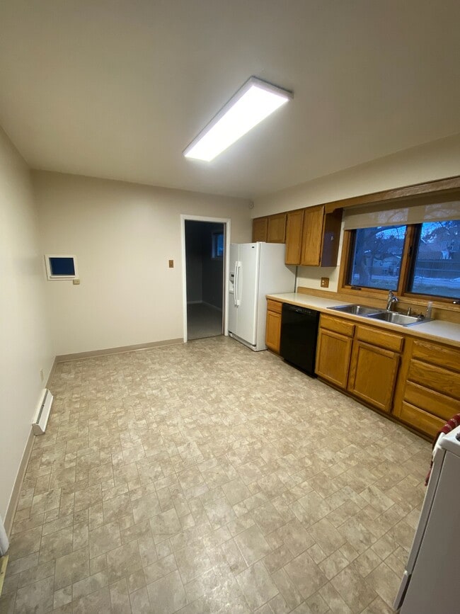 Photo - 2304 Hewitt Dr