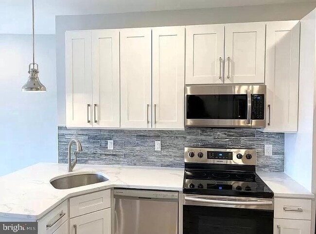 Photo - 2425 Frankford Ave