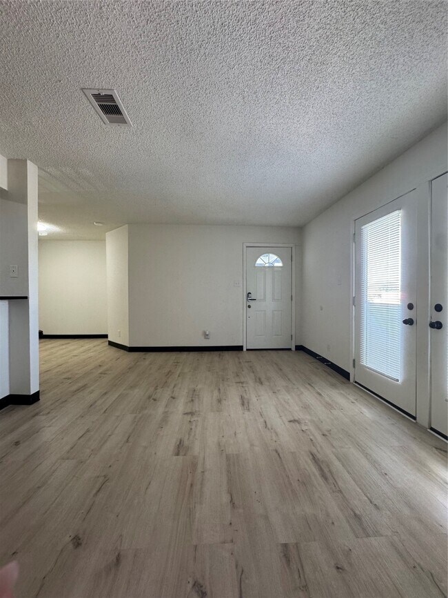 Photo - 1319 Brenda Ln