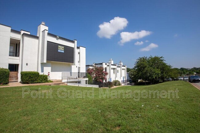 Photo - 2270 Ridgmar Plaza