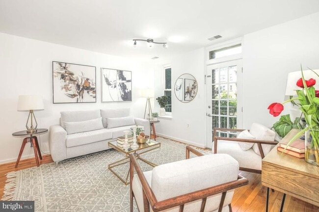 Photo - 1308 Clifton St NW Unit 118