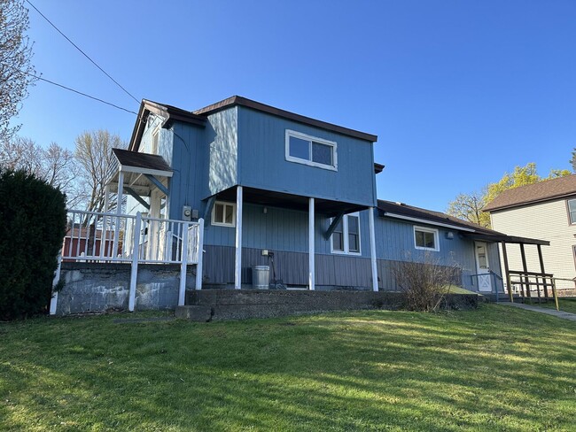 Photo - 2 Story Move In Ready Home in Oswego!