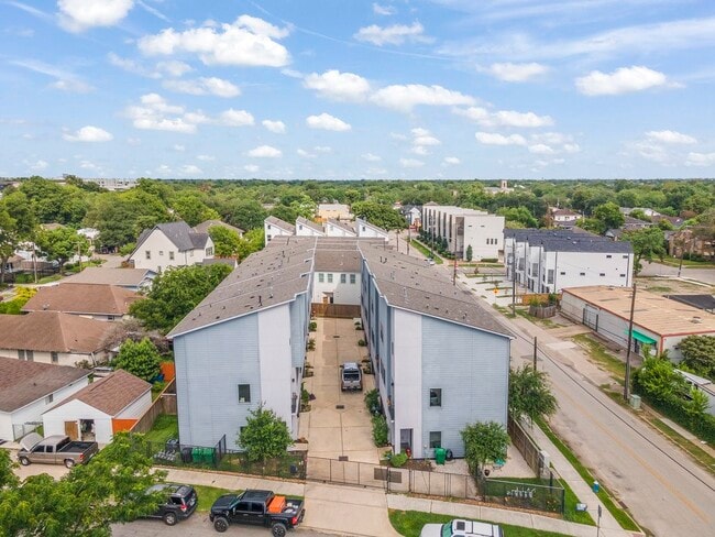 Building Photo - 955 St Augustine