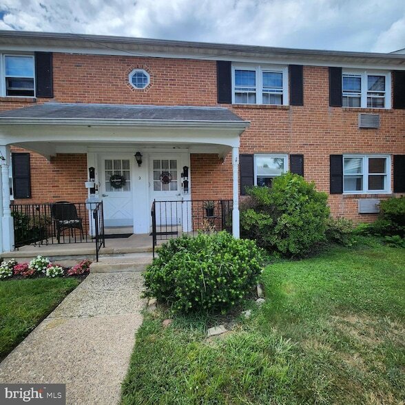Building Photo - 2 B Sterling Terrace Rental