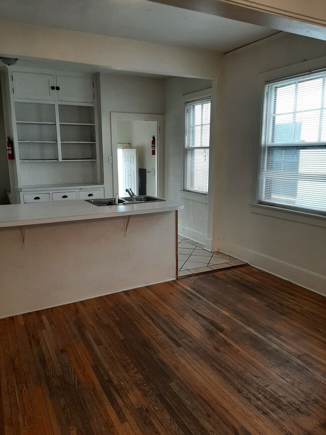 Photo - College Housing - 4 bedrooms