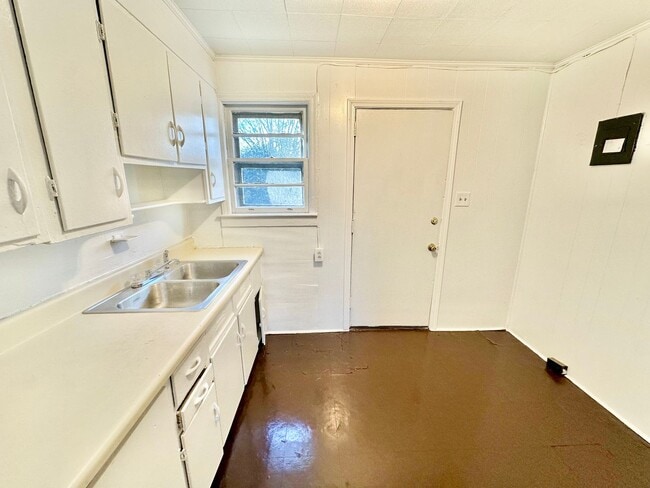 Photo - 1374 Amelia Ave