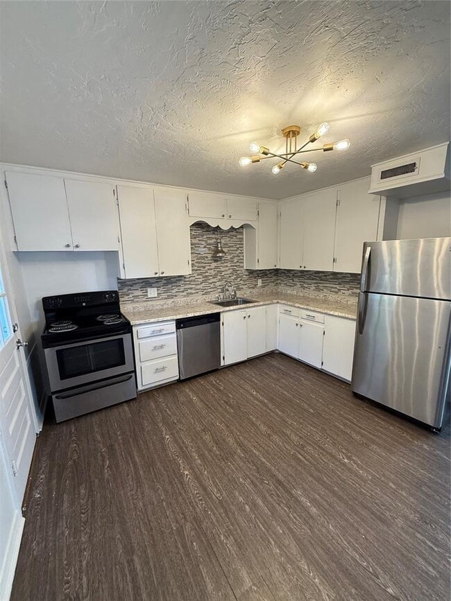 Photo - 1701 N Barnes Ave