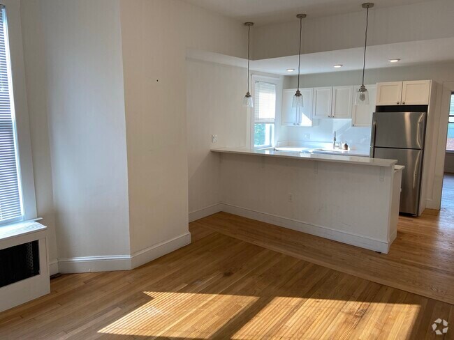Building Photo - 38 Newton St Unit #2 Rental