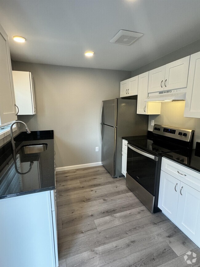 Building Photo - 24 Monarch Wy Unit 102 Rental